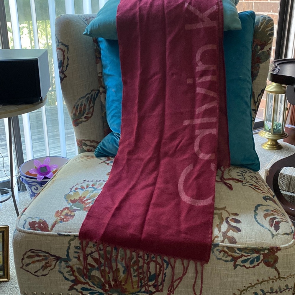 I think it could be unisex meaning for a man or woman